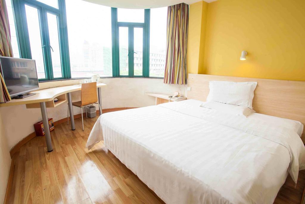 7Days Inn Changsha Wuyi Avenue Yunajialing Metro Station Bagian luar foto